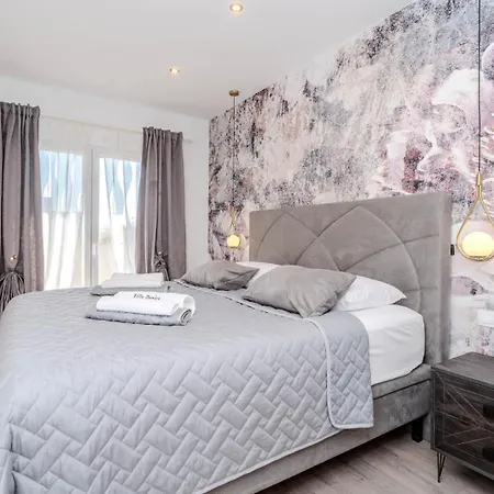 Villa Danica - By Guide