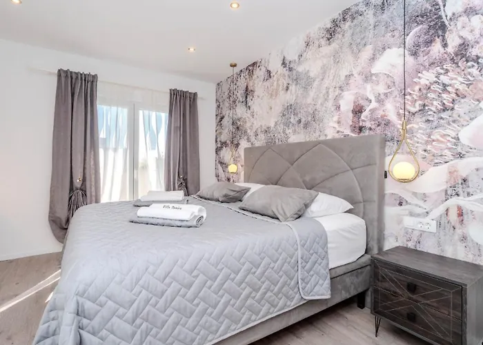 Villa Danica - By Guide