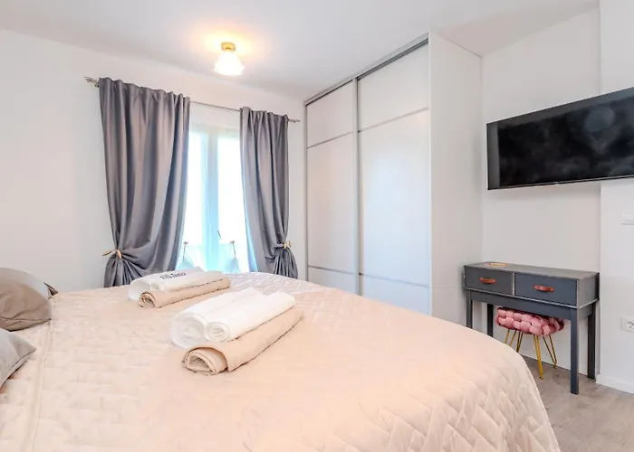 Danica - By Guide Privlaka (Zadar)