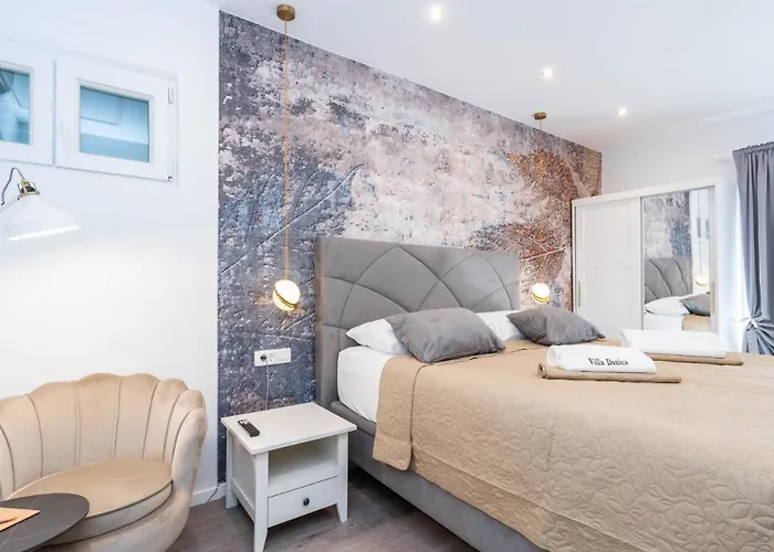 Danica - By Guide Privlaka (Zadar)