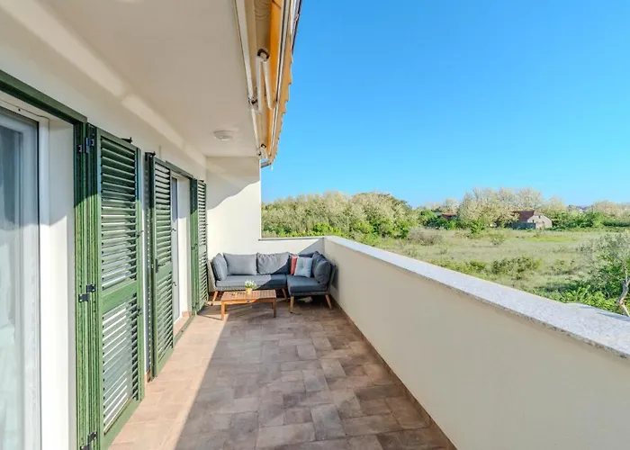 Villa Danica - Privlaka By Guide